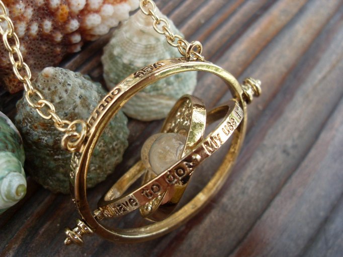 Harry Potter Time Turner  necklace 18k yellow gold-plated